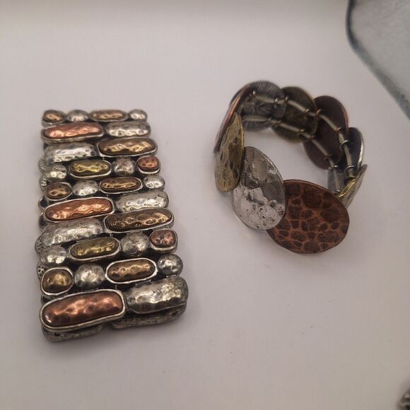 Lot Of 16 Used Unbranded Bracelets - Picture 7 of 9